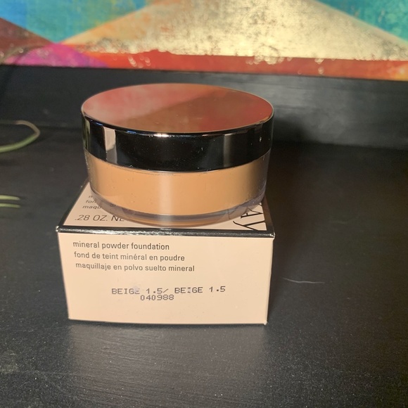 Mary Kay Mineral Powder Foundation - Beige 1.5